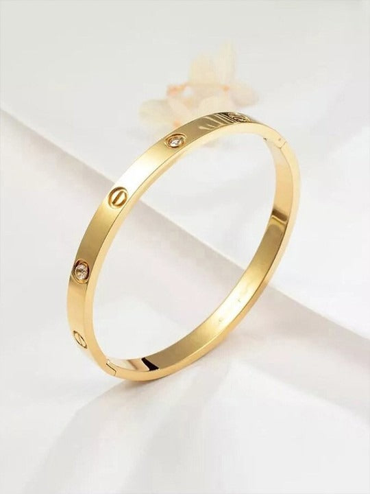 Saiyra 18K Gold-Plated Anti-Tarnish 'Astonishing Love' AD Bracelet