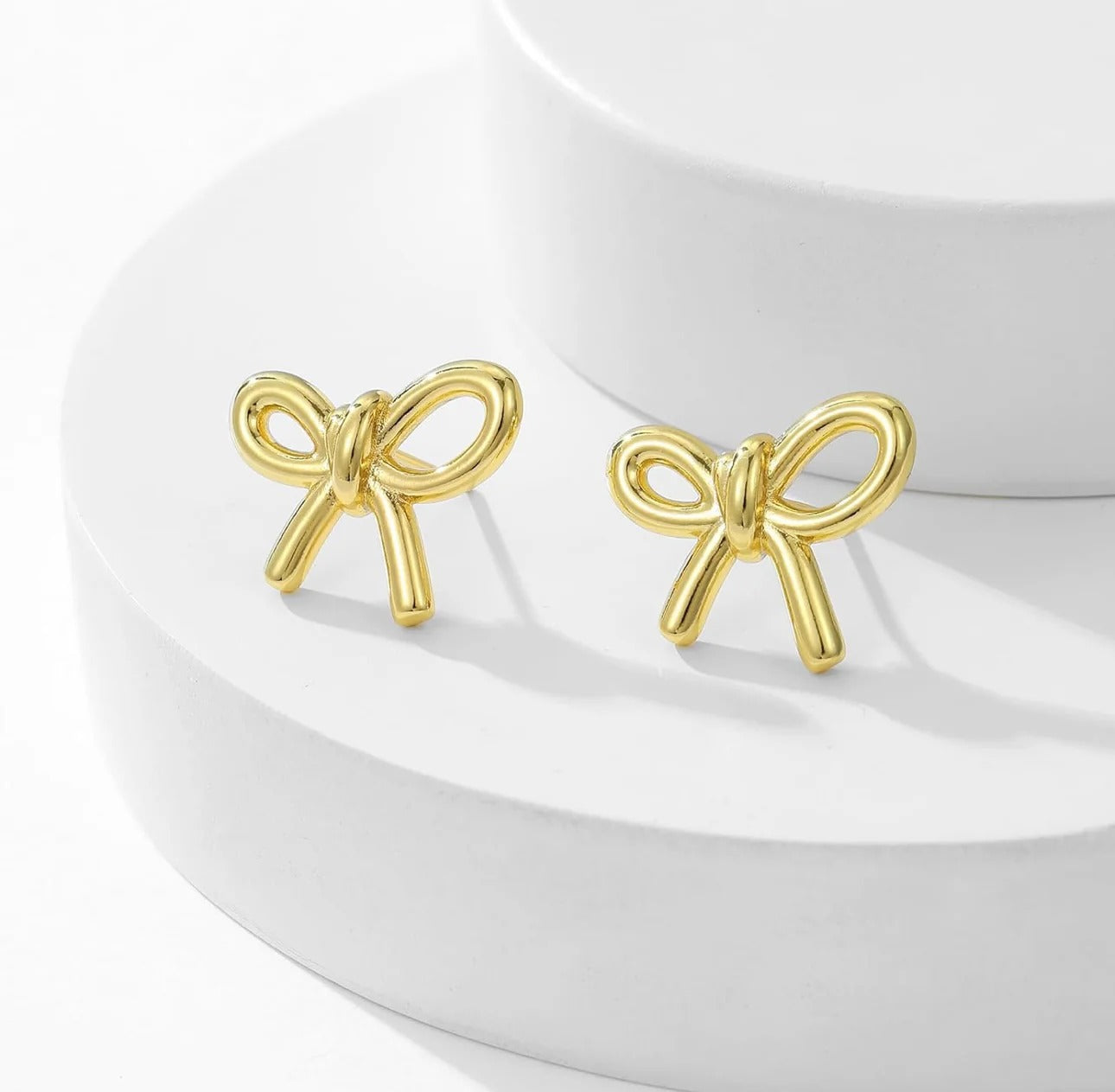 Saiyra Anti-Tarnish Gold Bow Knot Necklace & Earring Set