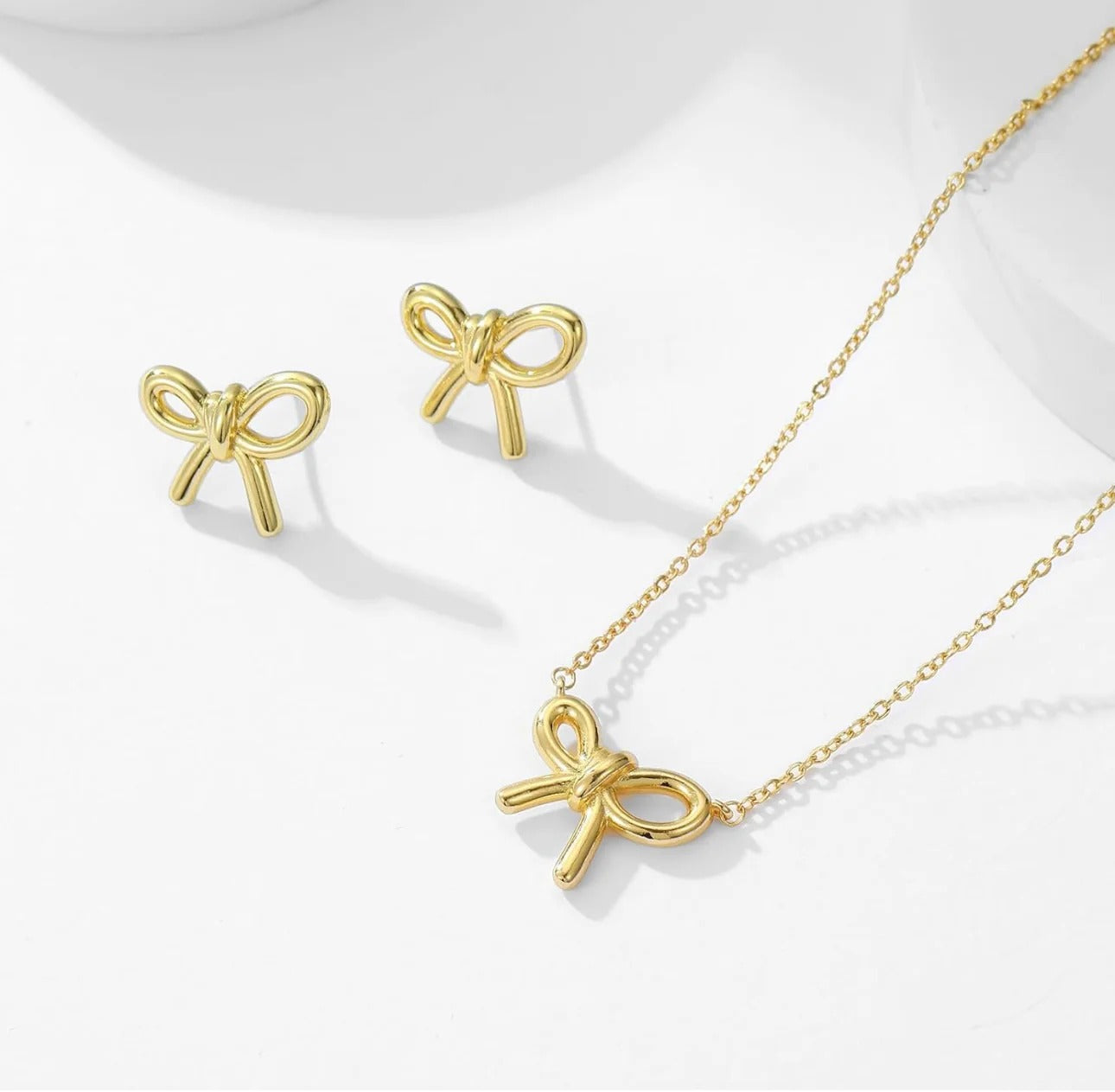 Saiyra Anti-Tarnish Gold Bow Knot Necklace & Earring Set