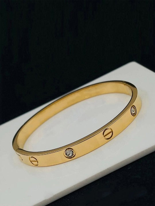 Saiyra 18K Gold-Plated Anti-Tarnish 'Astonishing Love' AD Bracelet