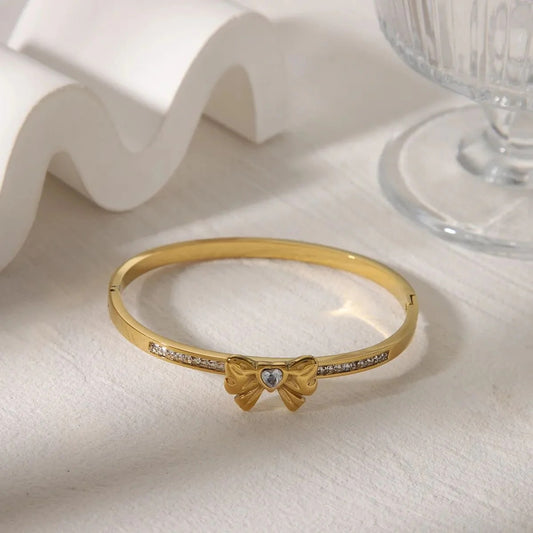 Saiyra 18K Gold-Plated Bow Bracelet – Elegant Fixed Fit